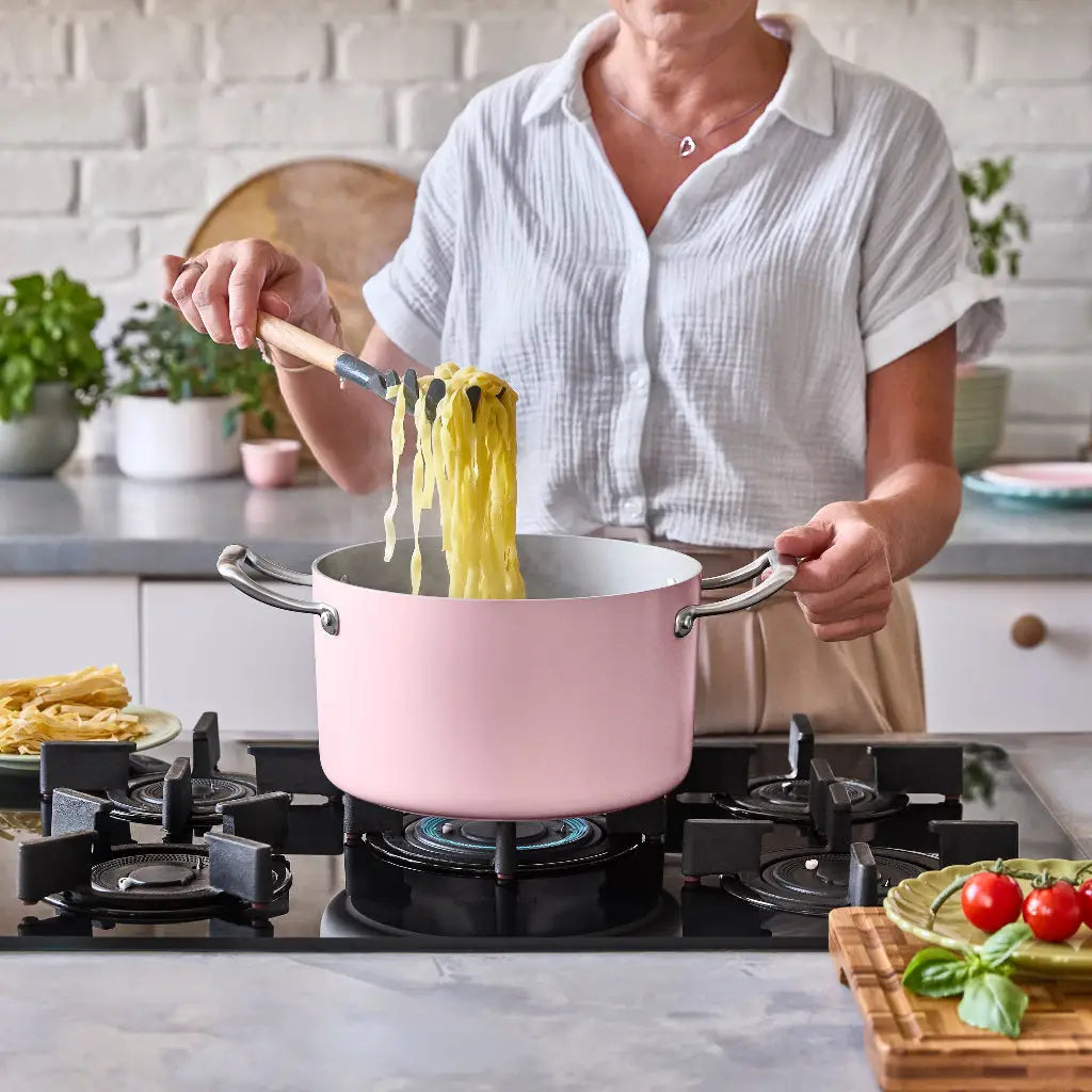 Hrnce s nepřilnavým keramickým povrchem