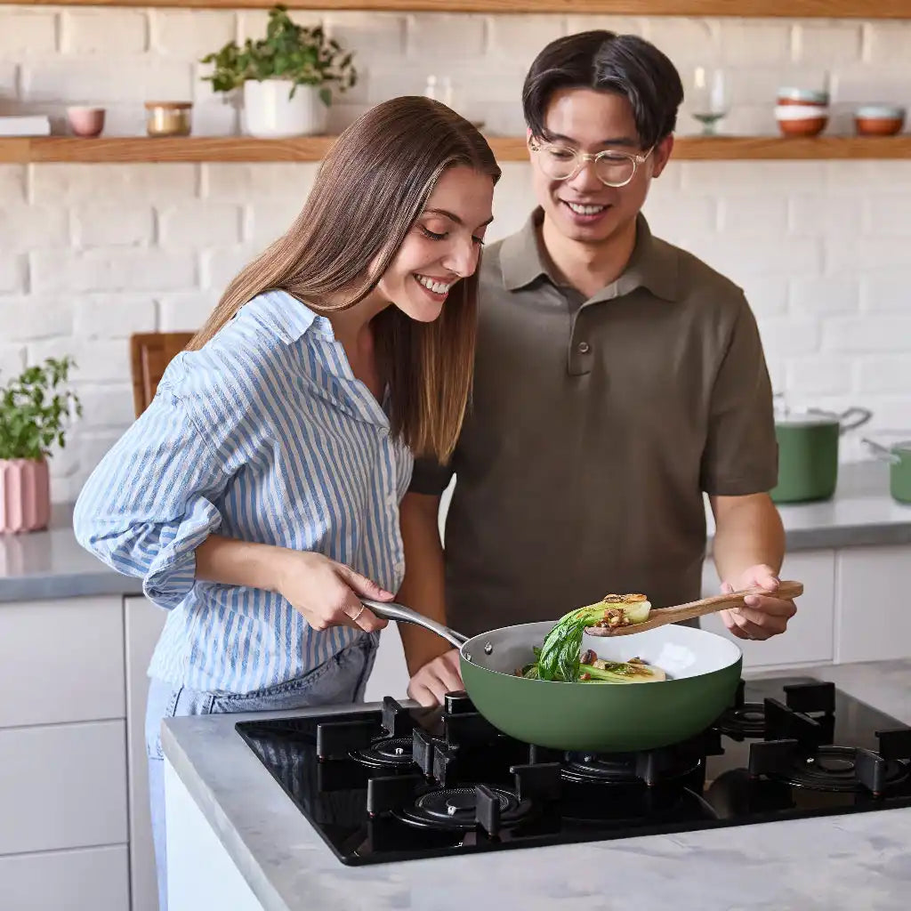 Nepřilnavá pánev Vital s keramickým povrchem Ø 30 cm olivově zelená 30 cm / Olivově zelená