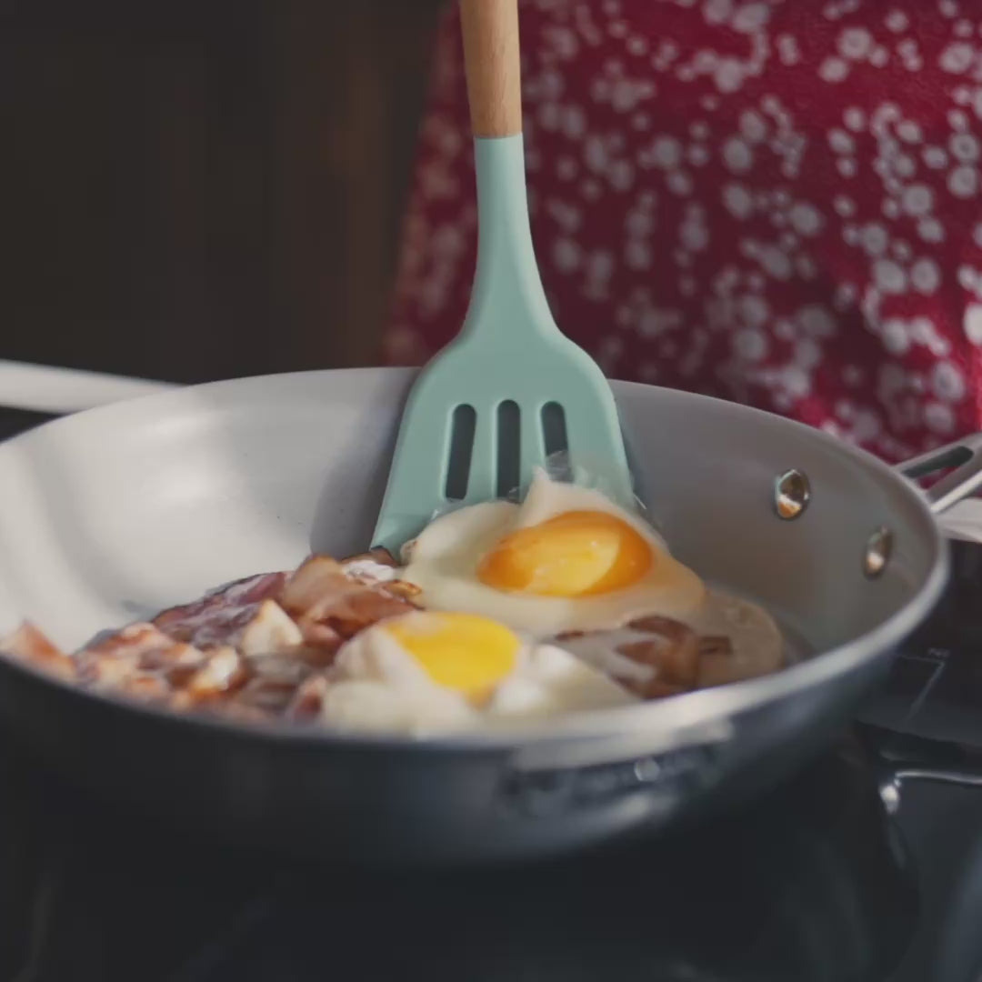 Načíst video: Pánev Tria Ceramic z třívrstvé nerezové oceli s keramickým povrchem Ø 26 cm
